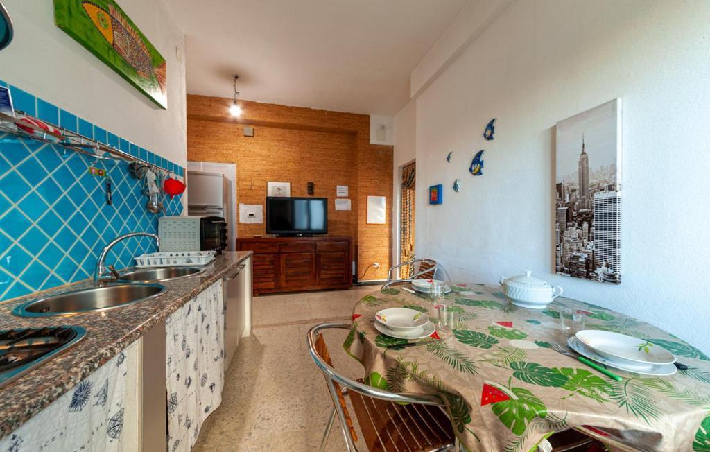 Solar Apartment: Seaside Proximity *